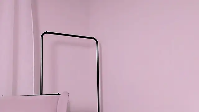 SadeHowen online show from April 9, 2026, 6:24 pm