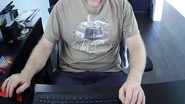 Snapshot of Shalun2000 chatting on May 31, 2026, 1:07 pm Shalun2000 online show from May 31, 2026, 1:07 pm