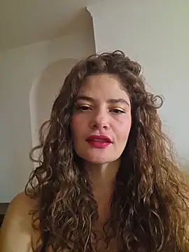 Snapshot of CelineBoyer_ chatting on April 16, 2026, 7:36 pm CelineBoyer online show from April 16, 2026, 7:36 pm