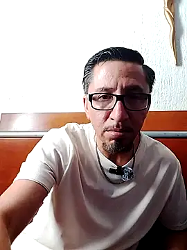 Snapshot of velvetblackcock chatting on April 4, 2026, 10:07 pm velvetblackcock online show from April 4, 2026, 10:07 pm