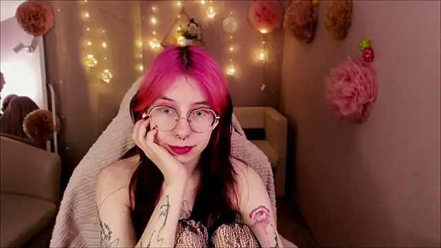 Alice Nyx online show from April 17, 2026, 8:45 pm