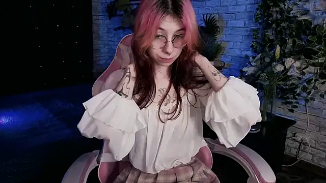 Snapshot of Alice_Nyx chatting on June 29, 2026, 8:42 pm Alice Nyx online show from June 29, 2026, 8:42 pm