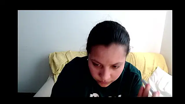 Snapshot of Emma_Bunny1 chatting on May 24, 2026, 6:46 pm Emma Bunny1 online show from May 24, 2026, 6:46 pm