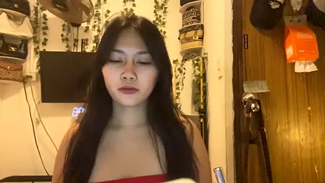 GlindaDejardin online show from April 7, 2026, 6:30 pm