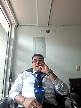 J0nathannn online show from April 21, 2026, 8:34 pm