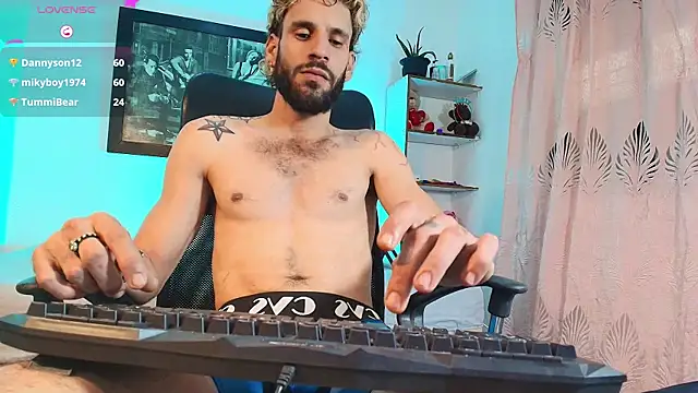 Snapshot of Axel_storm2 chatting on April 4, 2026, 2:36 pm Axel storm2 online show from April 4, 2026, 2:36 pm