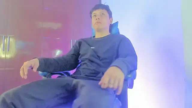 Snapshot of Lil_Yei chatting on April 6, 2026, 8:21 pm Lil Yei online show from April 6, 2026, 8:21 pm