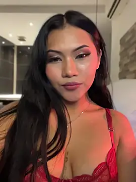 Snapshot of EliseBelmort chatting on April 11, 2026, 4:06 am EliseBelmort online show from April 11, 2026, 4:06 am