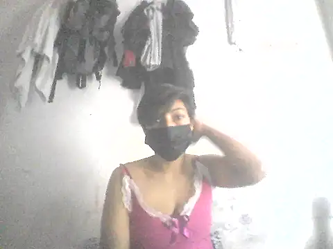 hotty-krtika online show from April 15, 2026, 9:27 am