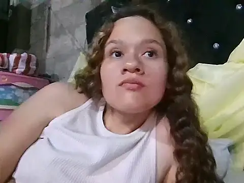 JennifferJilson online show from April 16, 2026, 11:40 pm