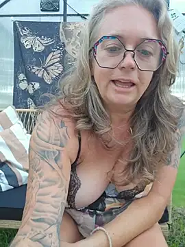 Blondejenn online show from June 12, 2026, 11:20 am