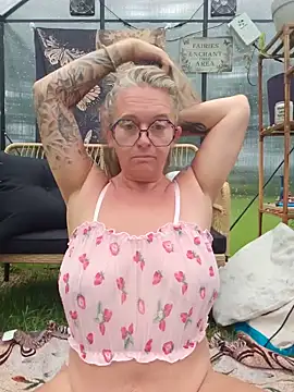 Blondejenn online show from June 15, 2026, 11:23 am