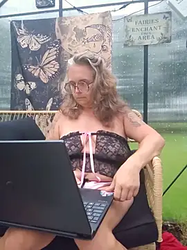 Blondejenn online show from June 17, 2026, 11:12 am