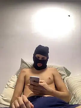 Snapshot of Couple_PlayHot_BR chatting on May 19, 2026, 8:37 pm Couple PlayHot BR online show from May 19, 2026, 8:37 pm