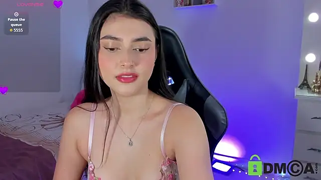 Snapshot of esmeralda_le chatting on June 14, 2026, 12:18 pm esmeralda le online show from June 14, 2026, 12:18 pm