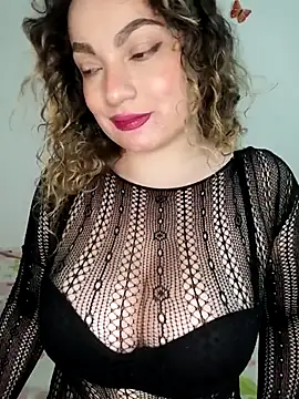 Snapshot of honey_hornie chatting on July 8, 2026, 9:08 pm honey hornie online show from July 8, 2026, 9:08 pm