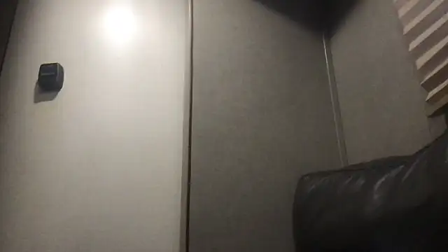 Snapshot of GypsiiCornel chatting on April 15, 2026, 8:54 am GypsiiCornel online show from April 15, 2026, 8:54 am