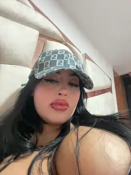 Snapshot of Milk_lee7 chatting on July 17, 2026, 3:57 am Milk lee7 online show from July 17, 2026, 3:57 am