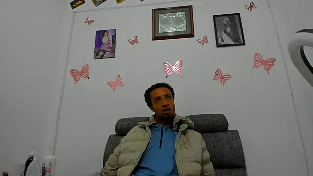 Snapshot of JustJaden chatting on April 15, 2026, 10:43 pm JustJaden online show from April 15, 2026, 10:43 pm