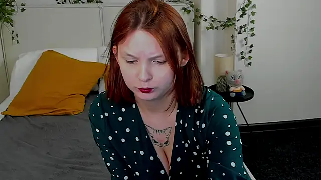 Charlotte Stee online show from June 2, 2026, 2:02 am
