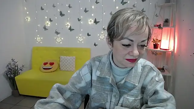 Snapshot of NikaMayu chatting on May 4, 2026, 5:14 am NikaMayu online show from May 4, 2026, 5:14 am