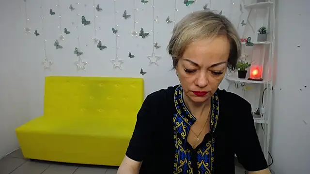 Snapshot of NikaMayu chatting on May 14, 2026, 5:14 am NikaMayu online show from May 14, 2026, 5:14 am