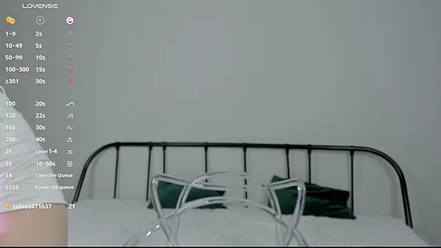 Snapshot of JessieWayy chatting on April 8, 2026, 8:36 am JessieWayy online show from April 8, 2026, 8:36 am