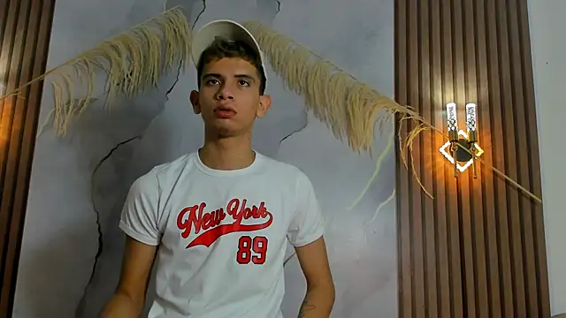Ethanhot os online show from April 16, 2026, 6:09 pm