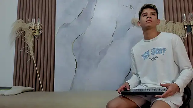 Ethanhot os online show from June 11, 2026, 7:34 pm