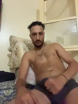 Snapshot of legende59 chatting on June 10, 2026, 11:24 pm legende59 online show from June 10, 2026, 11:24 pm