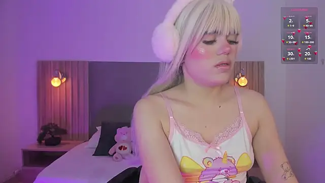 Snapshot of loly_berry chatting on July 20, 2026, 9:17 pm loly berry online show from July 20, 2026, 9:17 pm