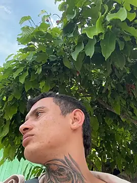 brayanz16 online show from April 21, 2026, 7:39 pm