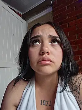 Kitty 79 online show from April 9, 2026, 8:25 pm