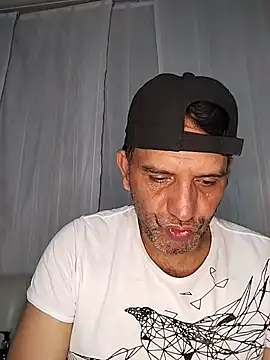 Snapshot of Senkoreman_hard chatting on May 14, 2026, 1:56 am Senkoreman hard online show from May 14, 2026, 1:56 am