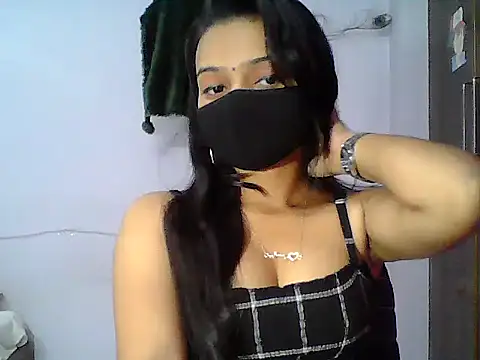 Snapshot of Saxy_Mony002 chatting on May 9, 2026, 7:24 am Saxy Mony002 online show from May 9, 2026, 7:24 am