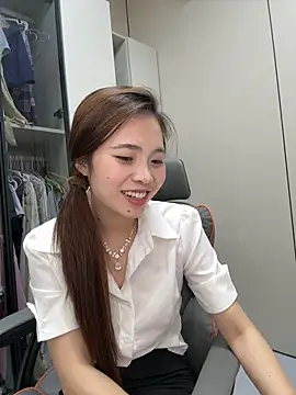Snapshot of Mimiluv1234 chatting on May 27, 2026, 5:10 pm Mimiluv1234 online show from May 27, 2026, 5:10 pm