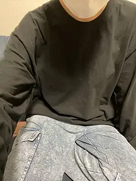 Snapshot of MOMO_ch_oo chatting on April 7, 2026, 11:32 am MOMO ch oo online show from April 7, 2026, 11:32 am