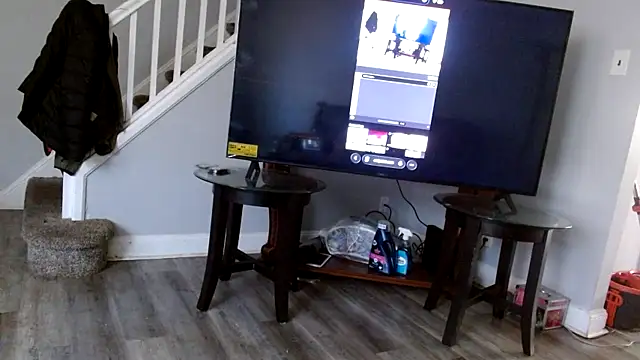 Snapshot of mrbeatit00 chatting on April 8, 2026, 7:14 pm mrbeatit00 online show from April 8, 2026, 7:14 pm