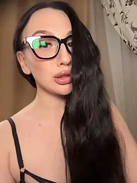 Snapshot of MileyBliss chatting on April 15, 2026, 6:31 am MileyBliss online show from April 15, 2026, 6:31 am