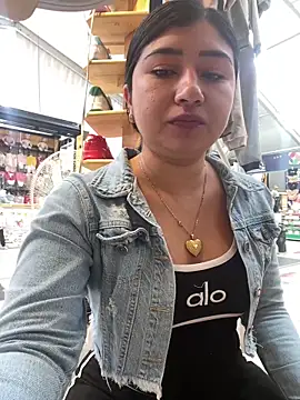 mariana-0306 online show from April 10, 2026, 4:33 pm