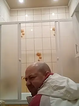 Snapshot of Luceriusbigass chatting on December 9, 2024, 12:56 am Luceriusbigass online show from December 9, 2024, 12:56 am