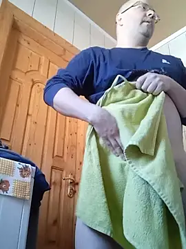 Snapshot of Luceriusbigass chatting on February 23, 2025, 9:11 am Luceriusbigass online show from February 23, 2025, 9:11 am