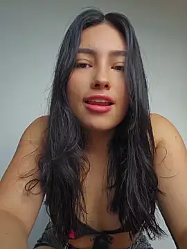 Snapshot of VioletRousee chatting on June 12, 2026, 2:16 pm VioletRousee online show from June 12, 2026, 2:16 pm