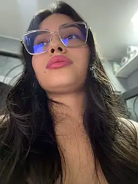 Snapshot of VioletRousee chatting on June 15, 2026, 8:22 pm VioletRousee online show from June 15, 2026, 8:22 pm
