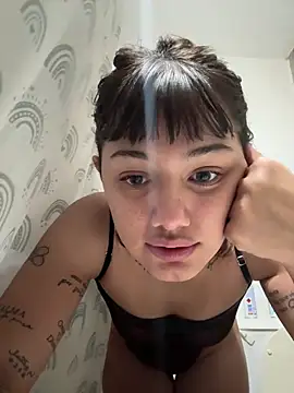 vickdaqui online show from April 7, 2026, 8:31 pm