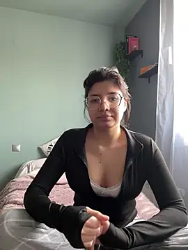 Snapshot of TopangaOlsen chatting on April 10, 2026, 2:11 pm TopangaOlsen online show from April 10, 2026, 2:11 pm