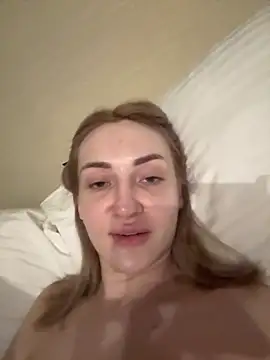 lovencat online show from April 7, 2026, 10:20 pm