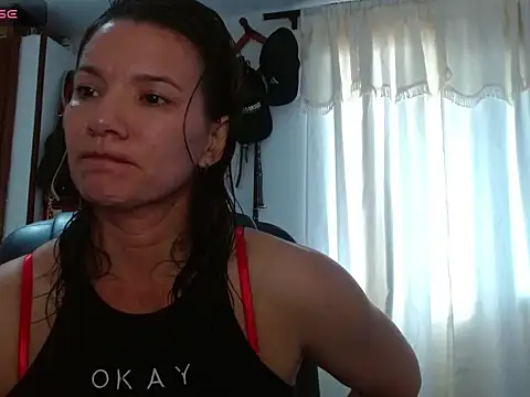 Snapshot of valery_fitt chatting on April 15, 2026, 1:18 pm valery fitt online show from April 15, 2026, 1:18 pm
