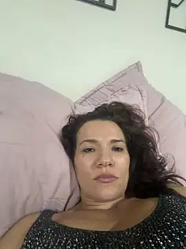 Snapshot of valery_fitt chatting on May 8, 2026, 1:22 am valery fitt online show from May 8, 2026, 1:22 am