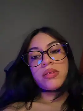 Snapshot of Kattze_ chatting on July 17, 2026, 3:24 am Kattze online show from July 17, 2026, 3:24 am